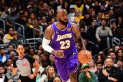 JNSPORTS-詹姆斯回归赛场，比分优势明显首场状态亮眼，雄鹿观众沸腾！的简单介绍