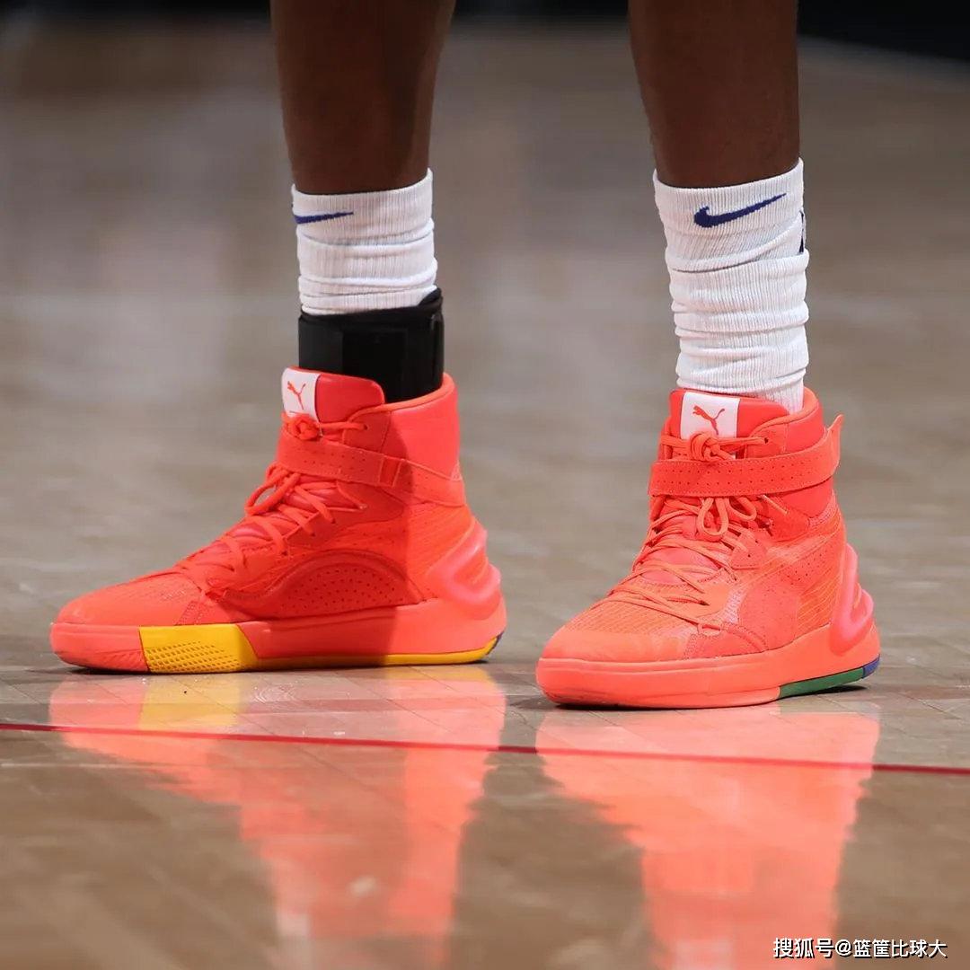 塔图姆在尤文图斯比赛中出色发挥,大比分获胜引发热议!赛场气氛高涨 塔图姆在尤文图斯比赛中出色发挥,大比分获胜引发热议!赛场气氛高涨